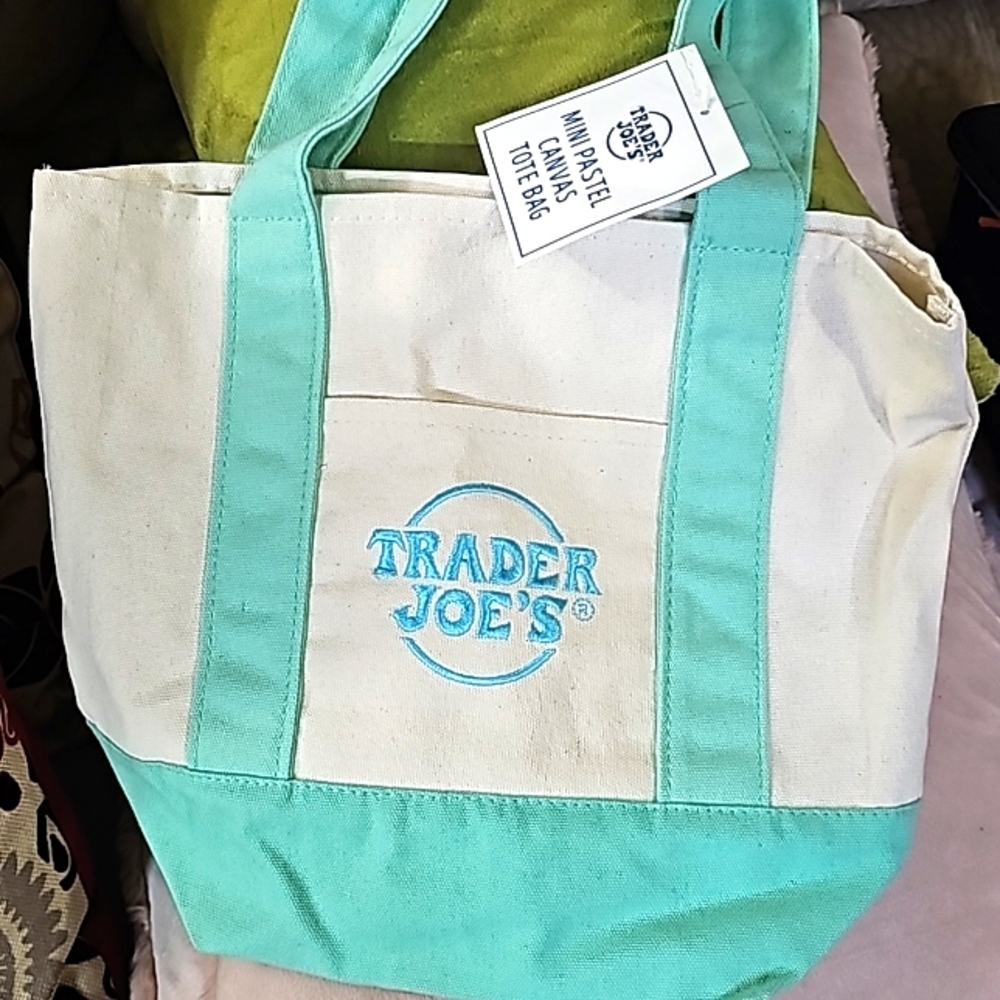 NEW Trader Joe's mini tote bag in Green